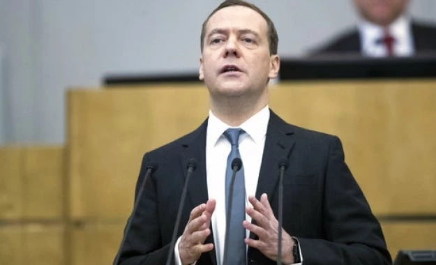 Αστραψε και βρόντηξε ο Ντ. Μεντβέντεφ: Ευρώπη και ΗΠΑ προσπαθούν να εκτοπίσουν την Ρωσία